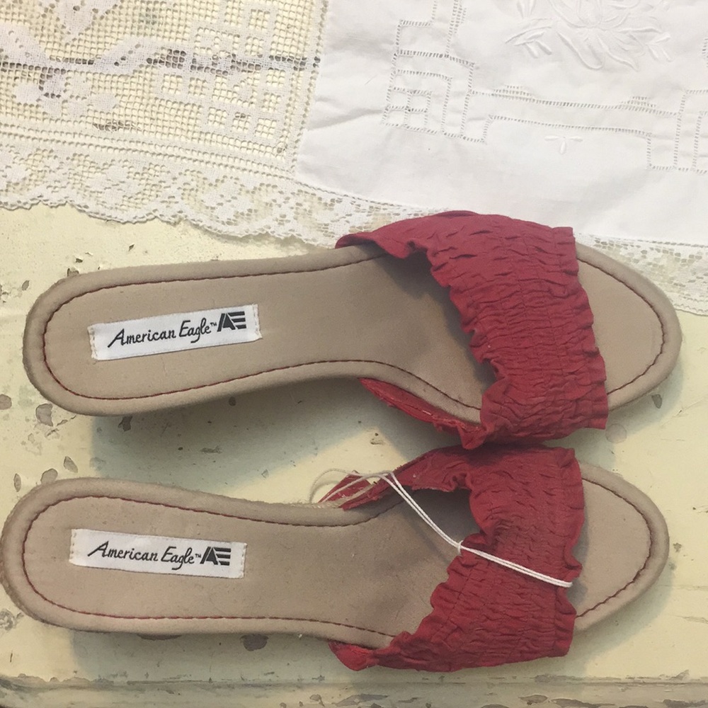 American Eagle Red wedge
